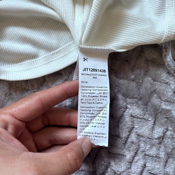 ⭐️⭐️⭐️NWT Emery Rose cream cropped tank top size Medium - Picture 6 of 7